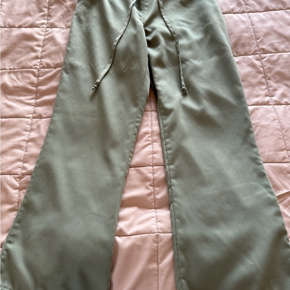 Barco Classic Cord Women’s Medical Scrub Set In Olive Green - Picture 10 of 16